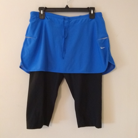 Nike Dri Fit Skirt w/ Attached Cropped Leggings L